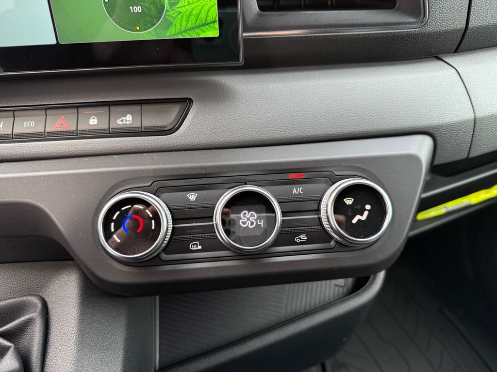 Nissan Interstar 2025