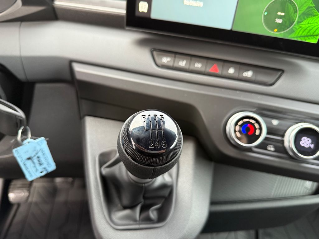 Nissan Interstar 2025