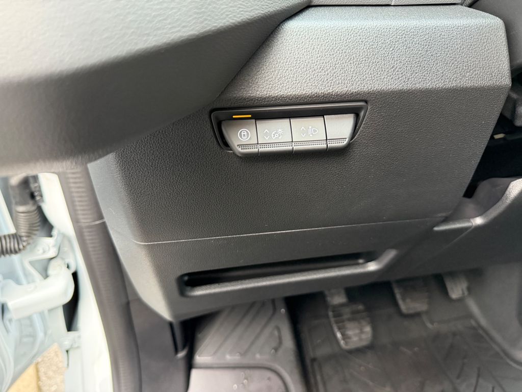 Nissan Interstar 2025