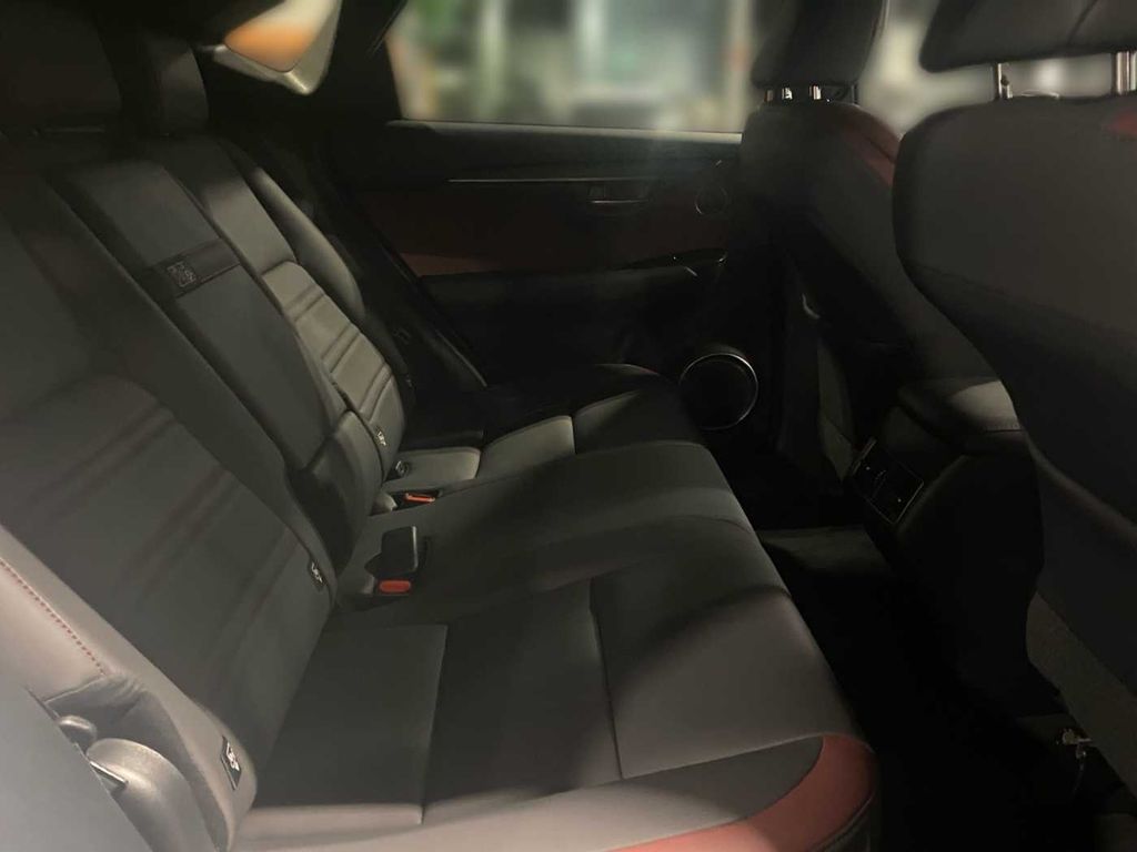 Lexus NX 300 2021