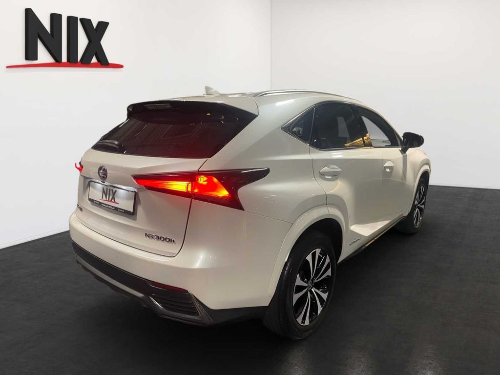 Lexus NX 300 2021