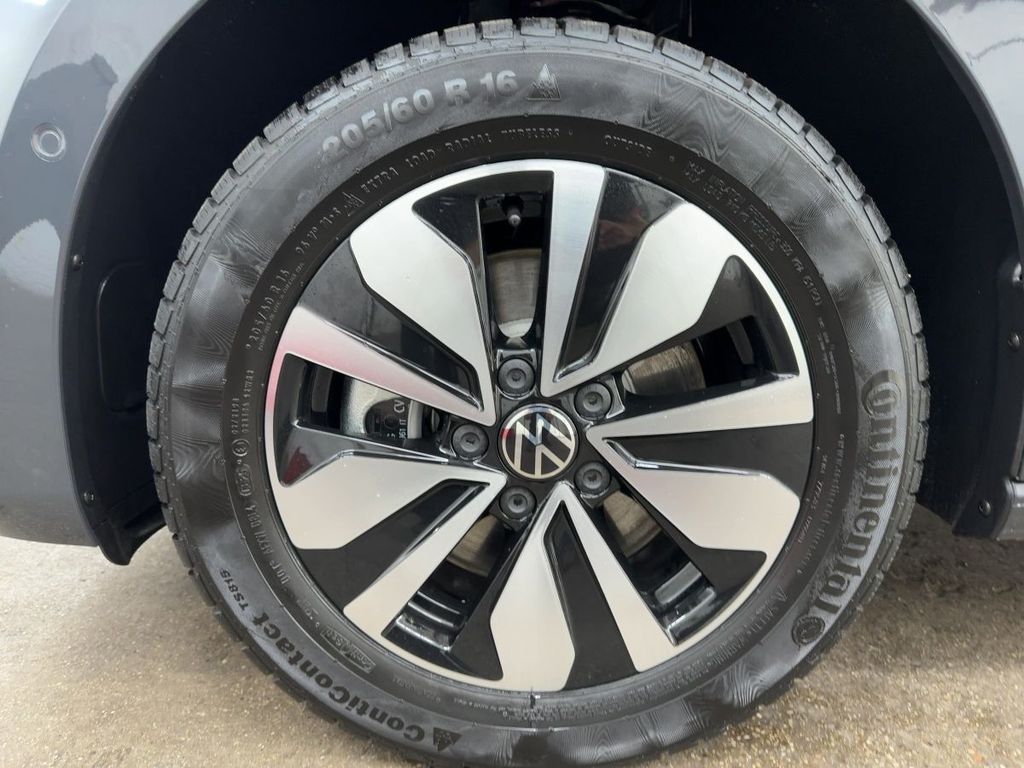 Volkswagen Touran 2025