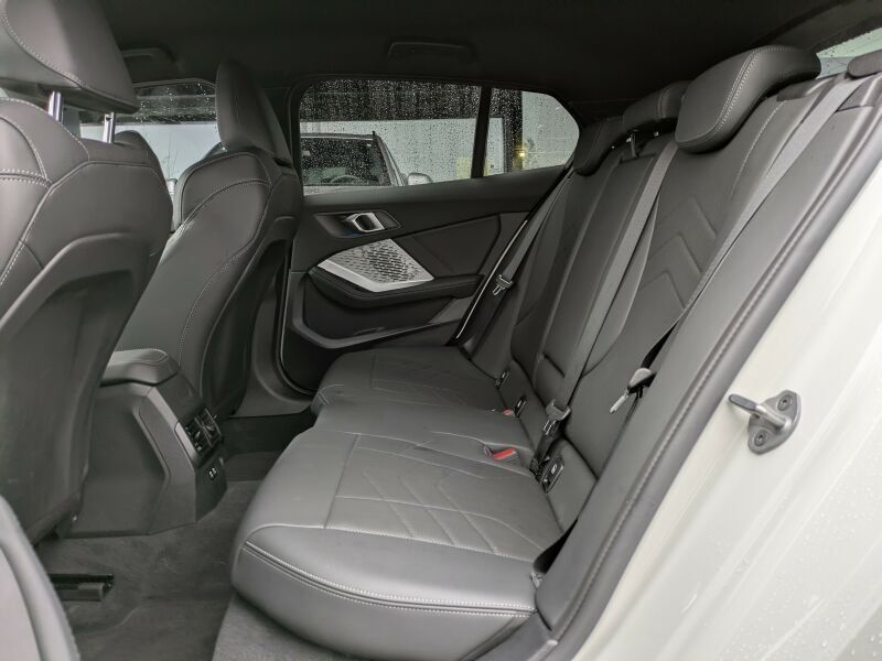 BMW 118 2025