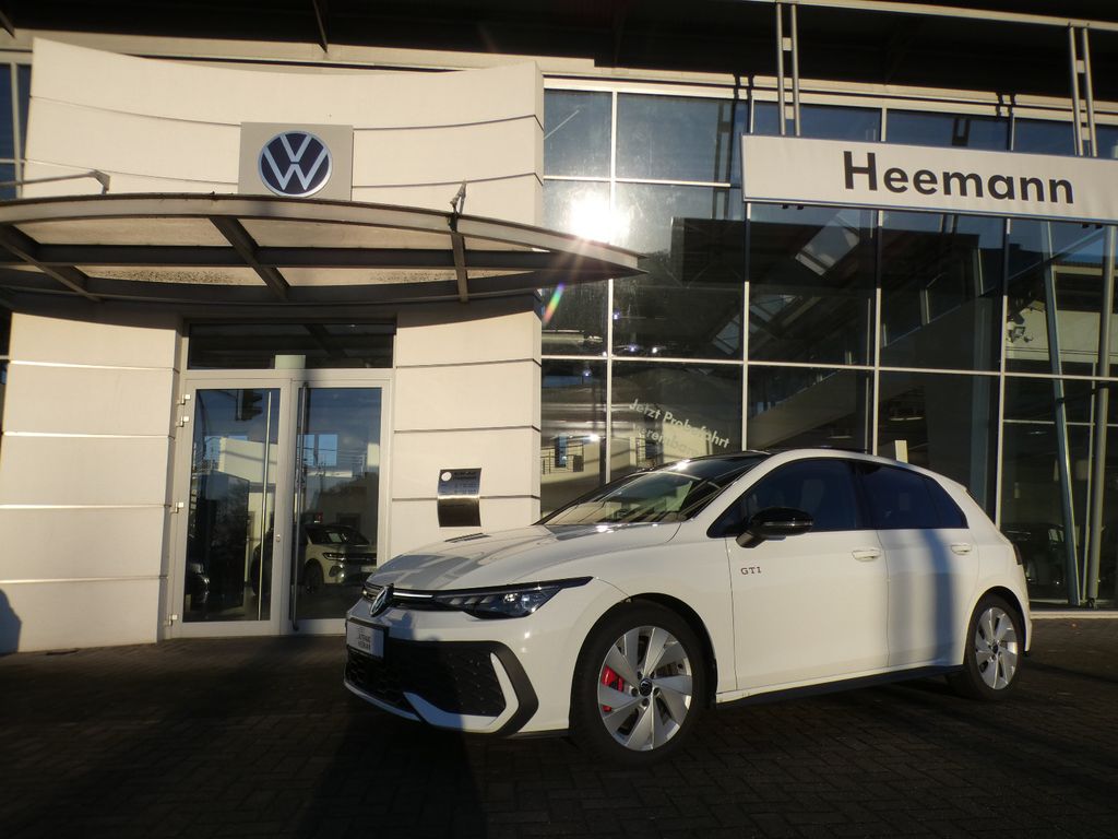 Volkswagen Golf 2024