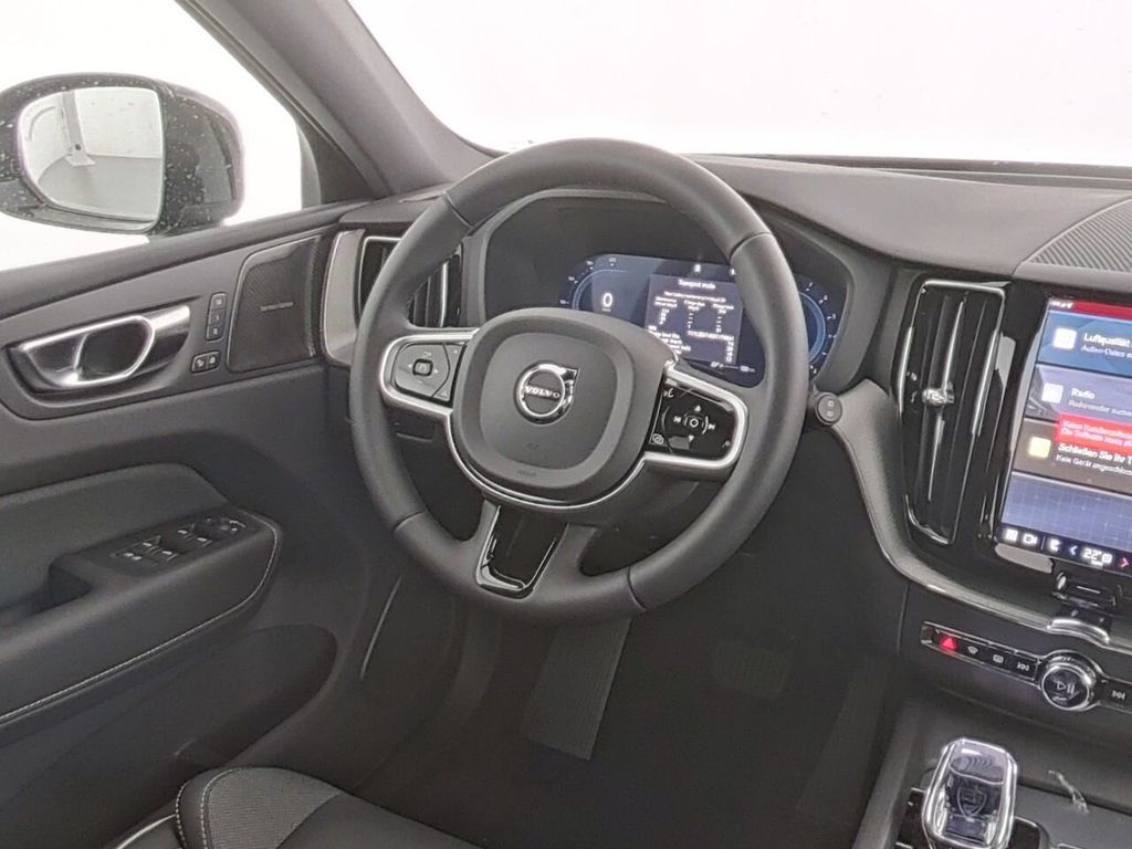 Volvo XC60 2025