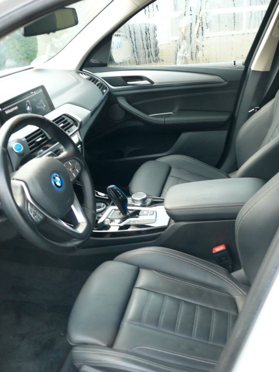 BMW iX3 2021