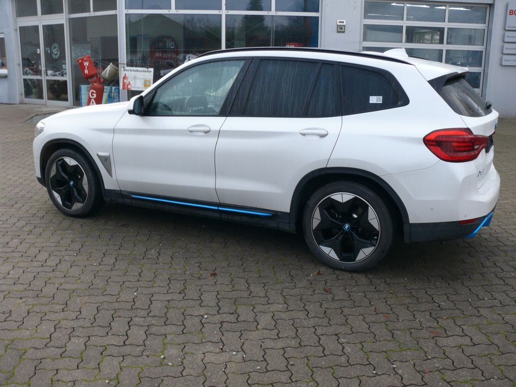 BMW iX3 2021