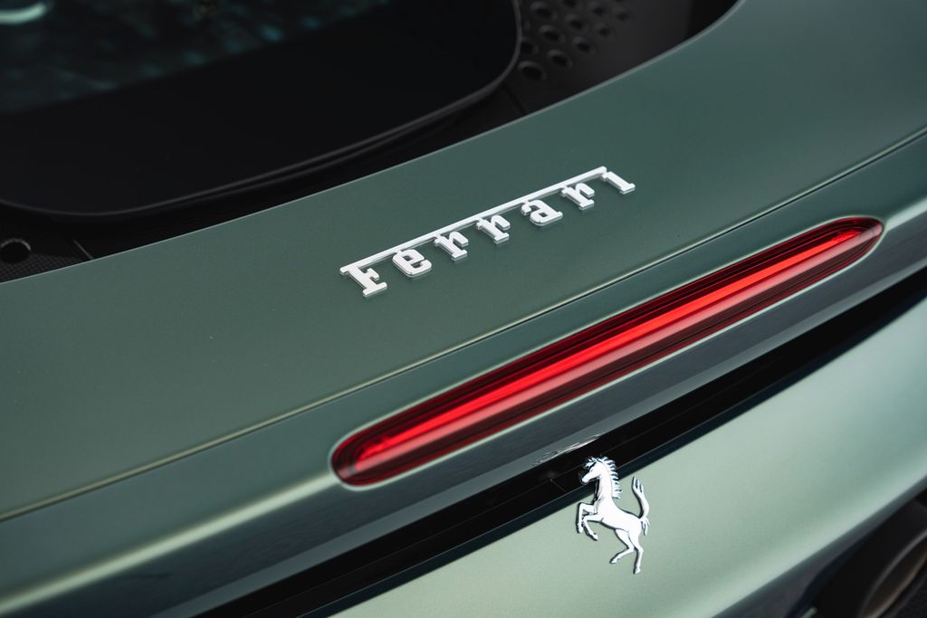 Ferrari SF90 2024