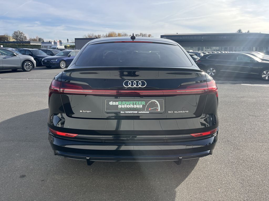 Audi e-tron 2022