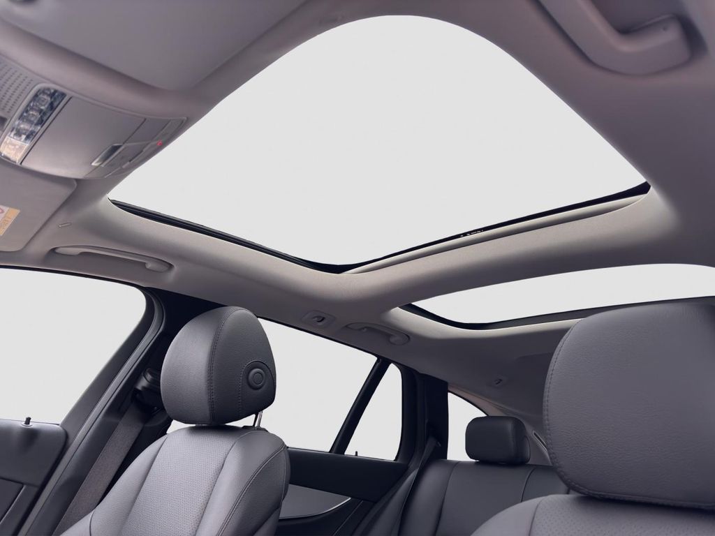 Mercedes-Benz E 300 2022