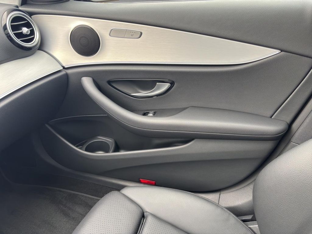 Mercedes-Benz E 300 2022