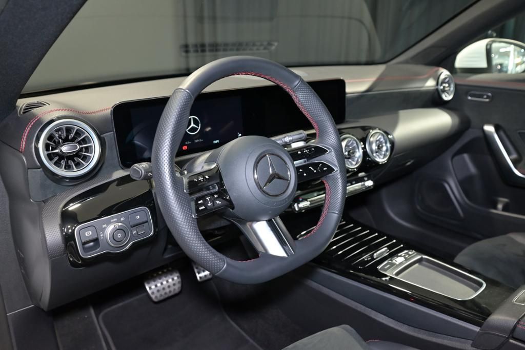 Mercedes-Benz CLA 200 2024