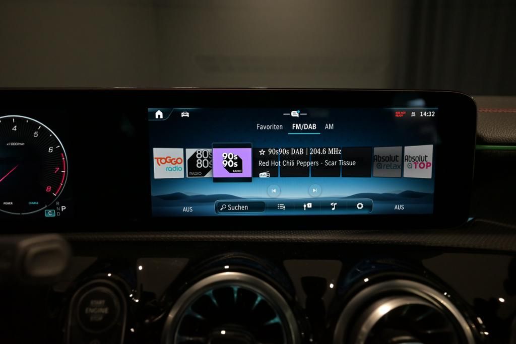 Mercedes-Benz CLA 200 2024