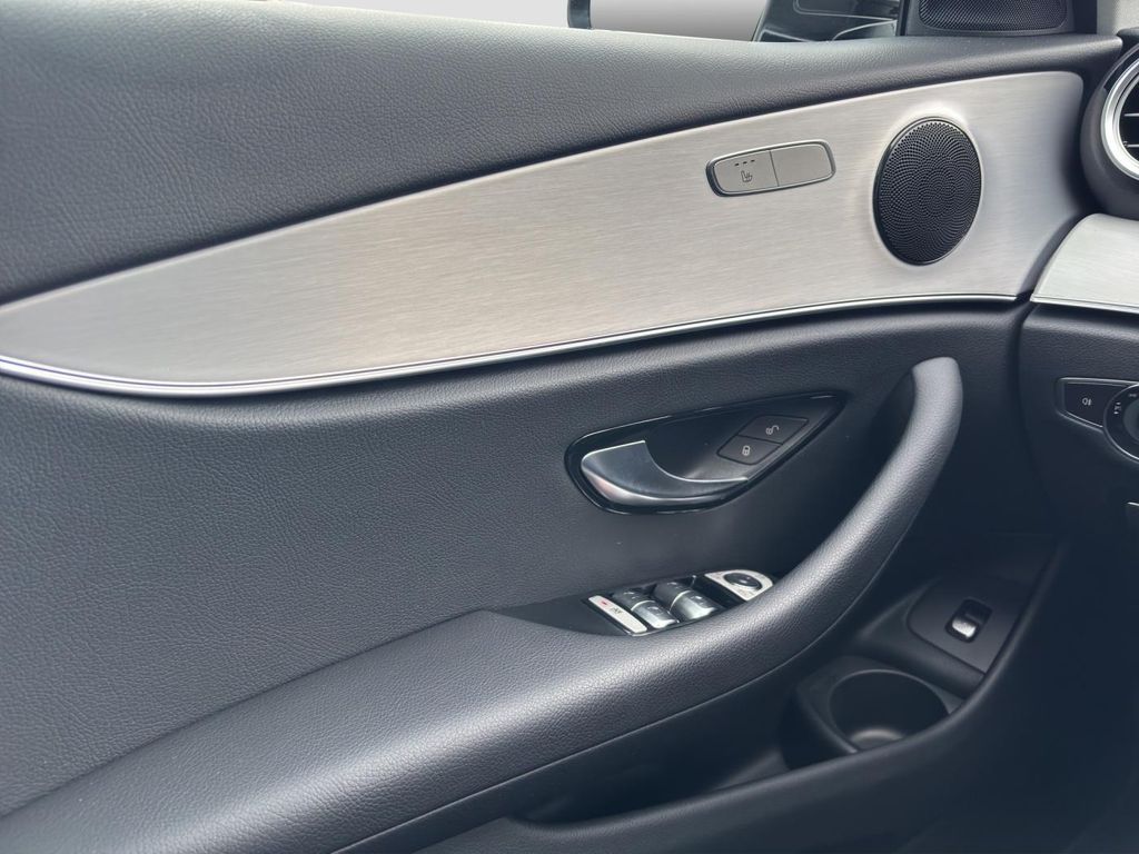 Mercedes-Benz E 300 2022