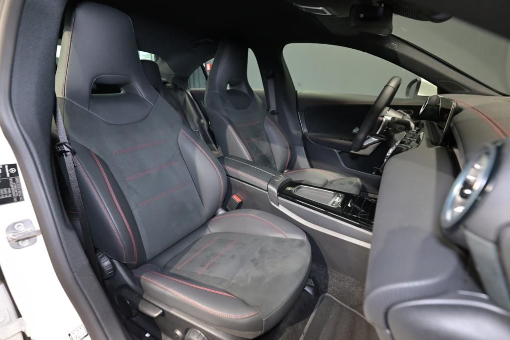 Mercedes-Benz CLA 200 2024