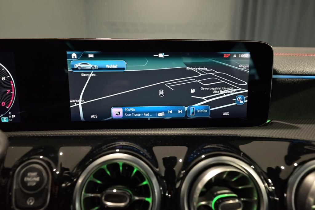 Mercedes-Benz CLA 200 2024