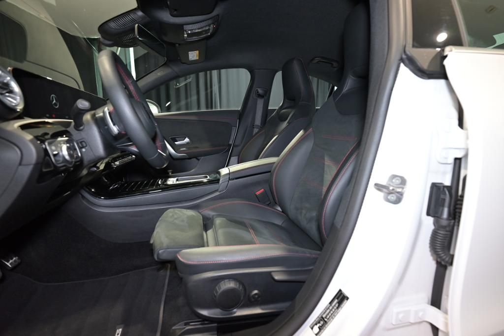 Mercedes-Benz CLA 200 2024