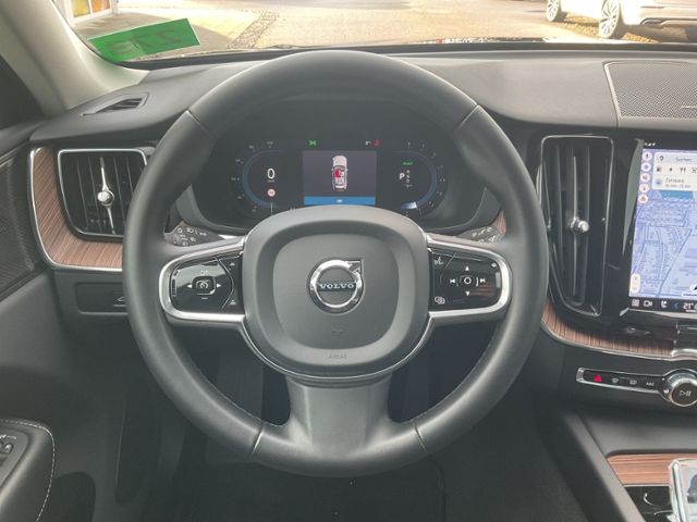 Volvo XC60 2022