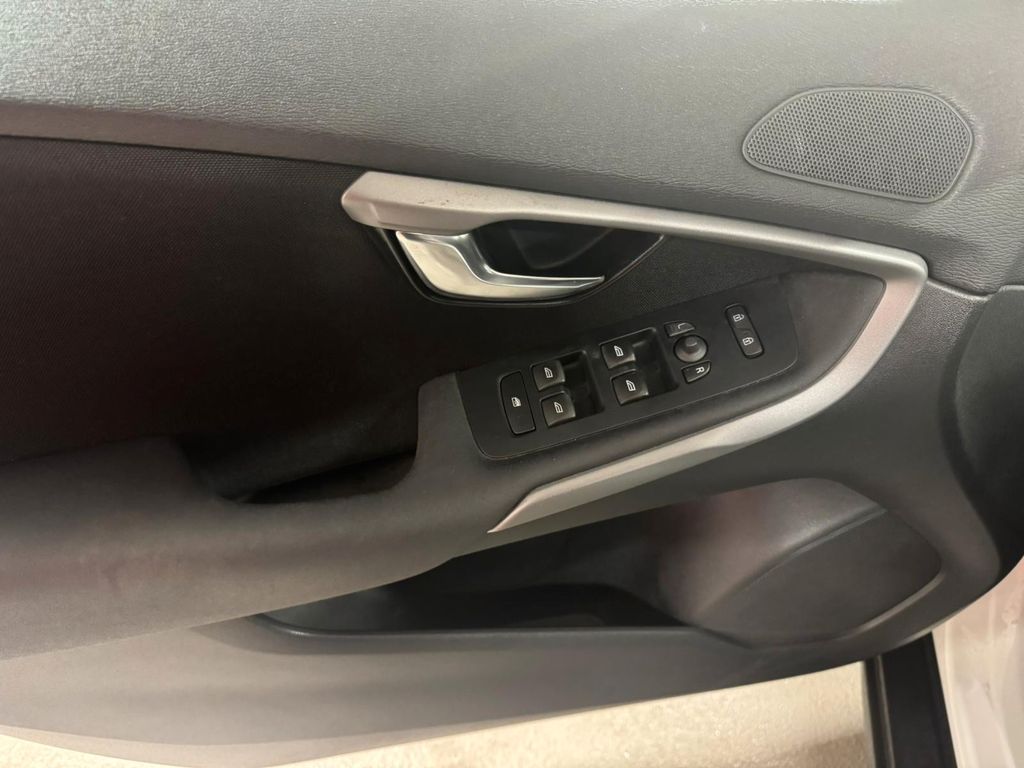 Volvo V40 Cross Country 2016