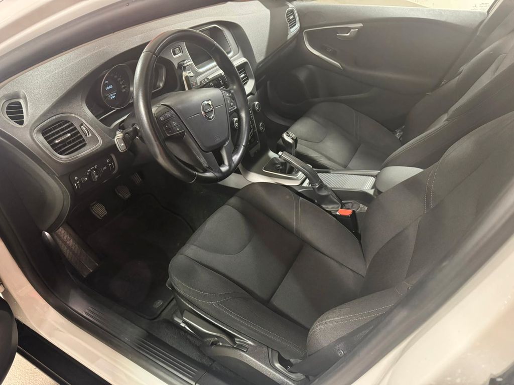 Volvo V40 Cross Country 2016