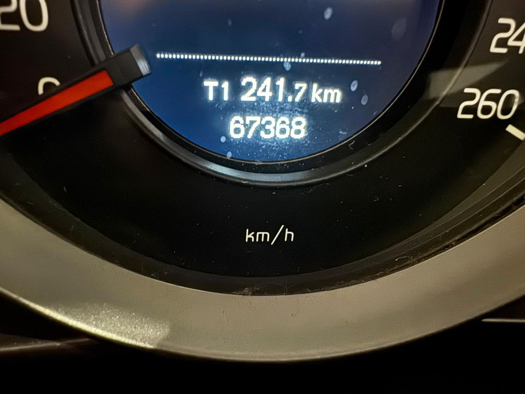 Volvo V40 Cross Country 2016