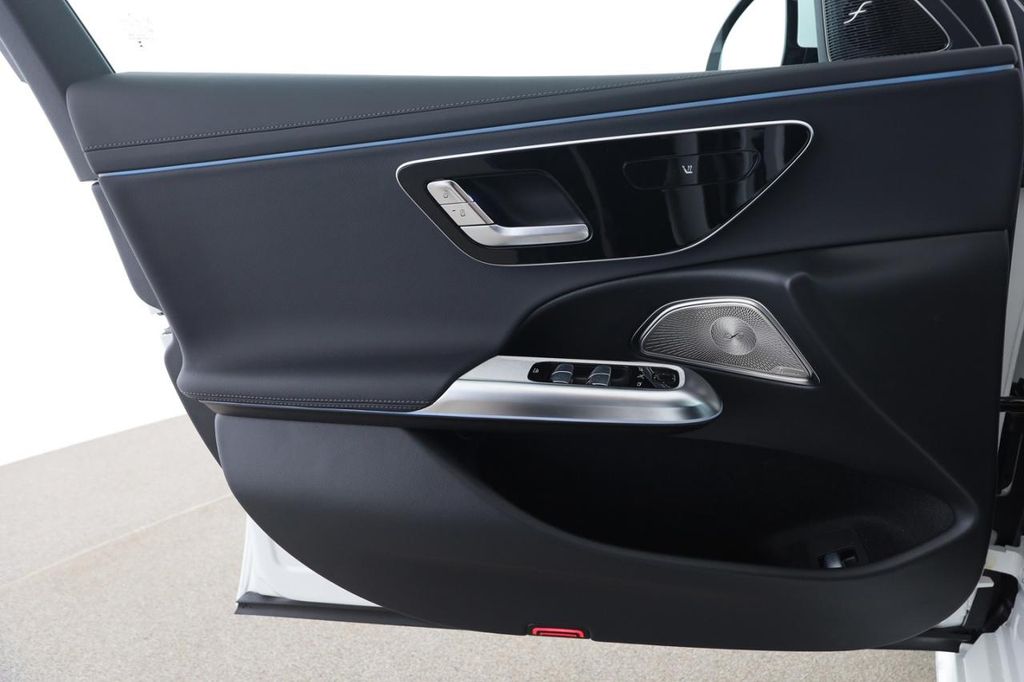 Mercedes-Benz E 220 2025