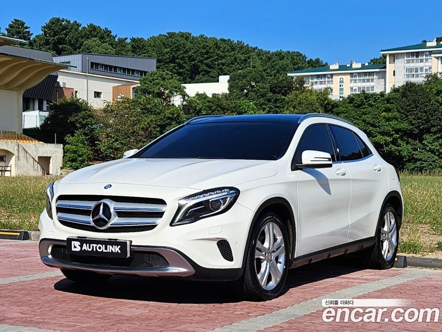 Mercedes-Benz GLA-Class 2015