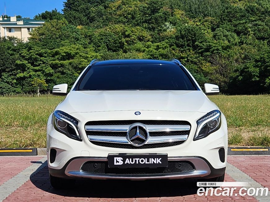 Mercedes-Benz GLA-Class 2015