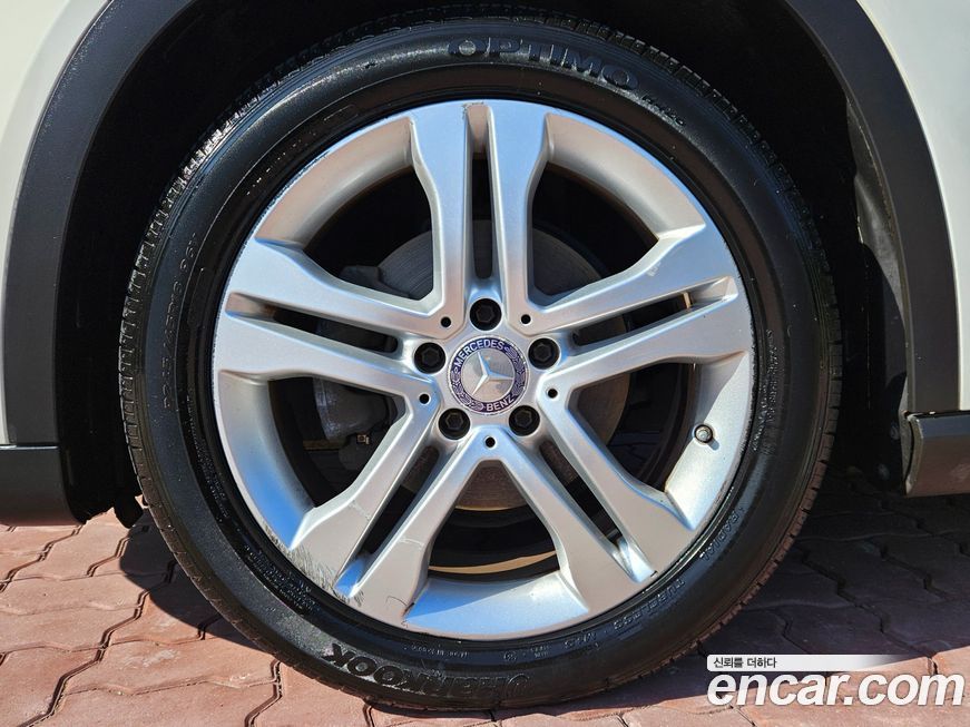 Mercedes-Benz GLA-Class 2015