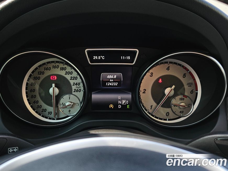 Mercedes-Benz GLA-Class 2015