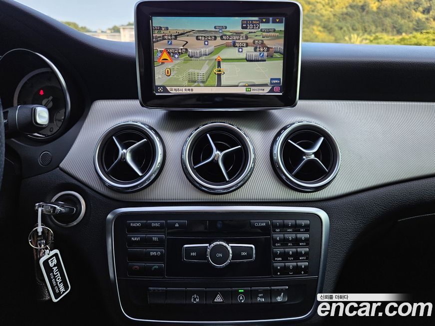 Mercedes-Benz GLA-Class 2015