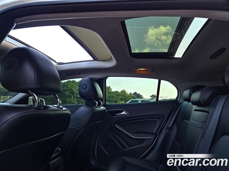 Mercedes-Benz GLA-Class 2015