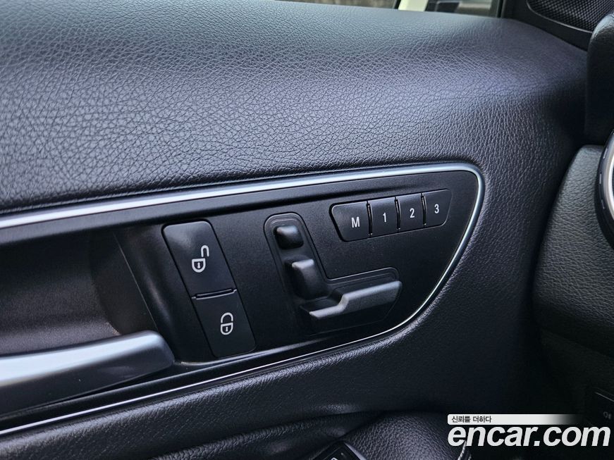 Mercedes-Benz GLA-Class 2015