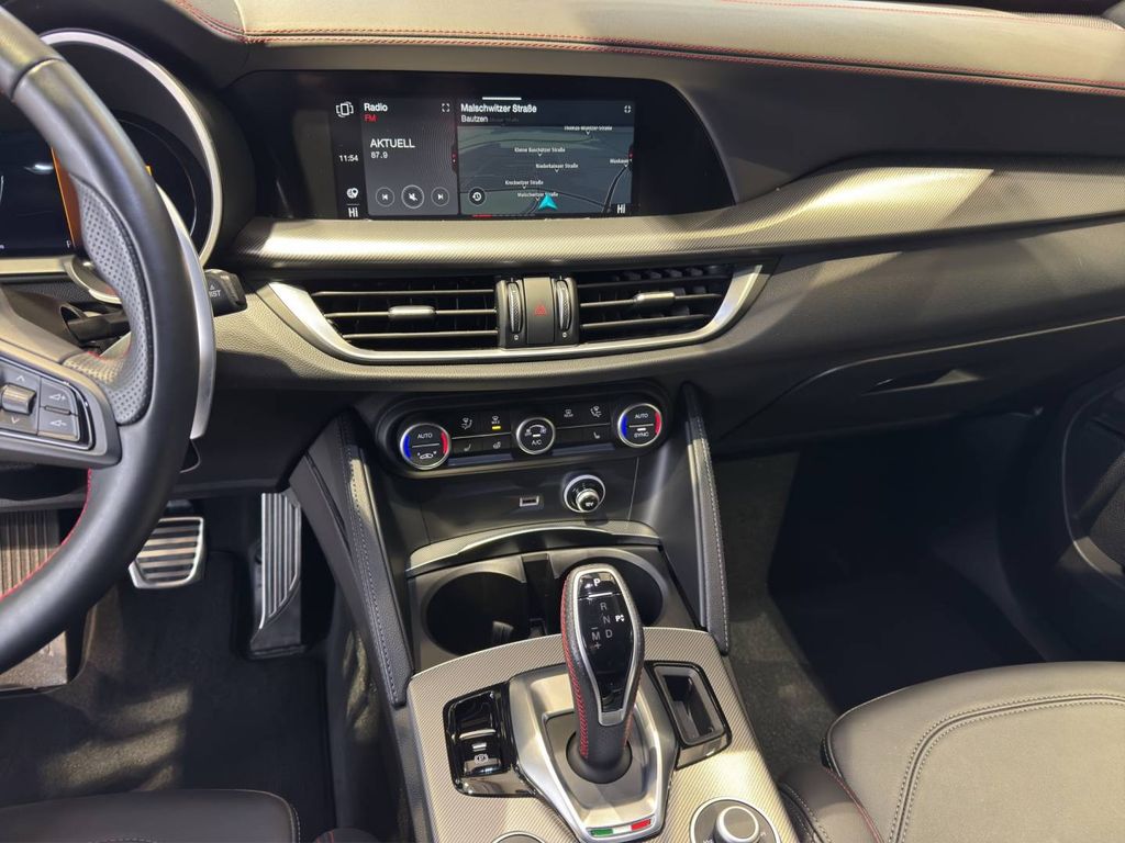 Alfa Romeo Stelvio 2023