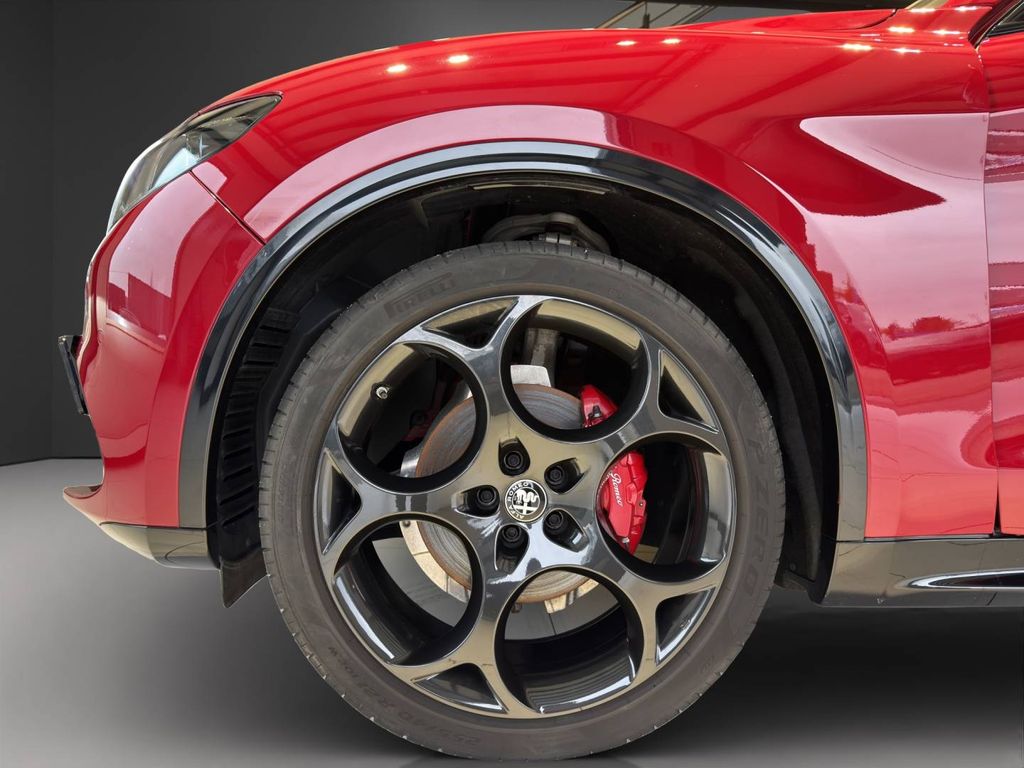 Alfa Romeo Stelvio 2023