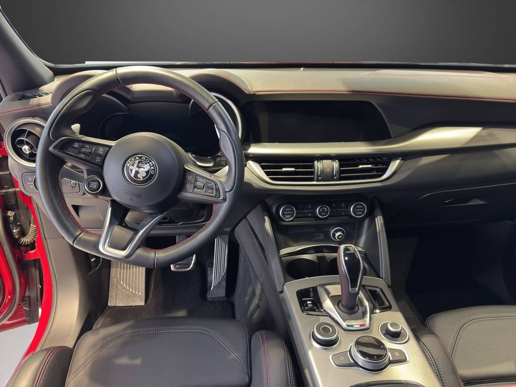 Alfa Romeo Stelvio 2023