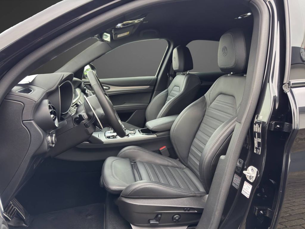 Alfa Romeo Stelvio 2023