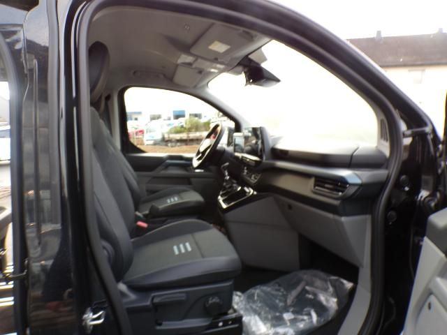 Ford Tourneo Custom 2025