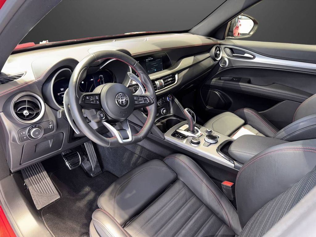 Alfa Romeo Stelvio 2023