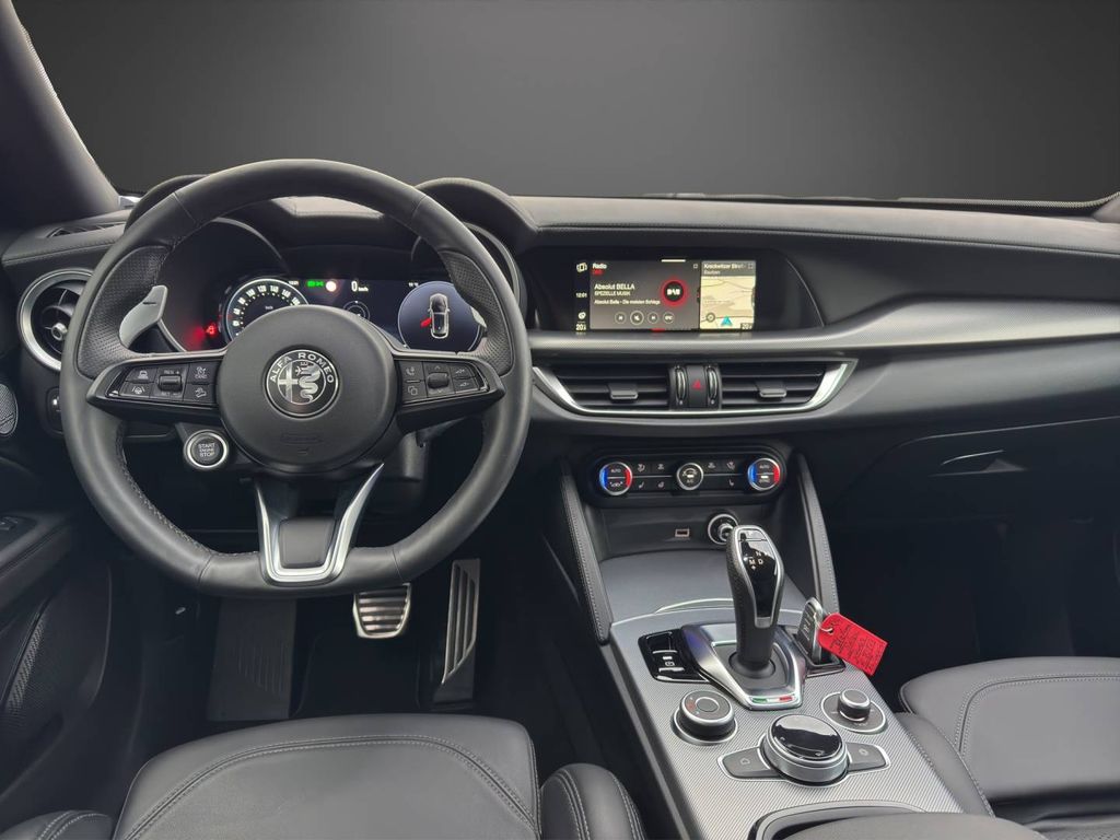 Alfa Romeo Stelvio 2023