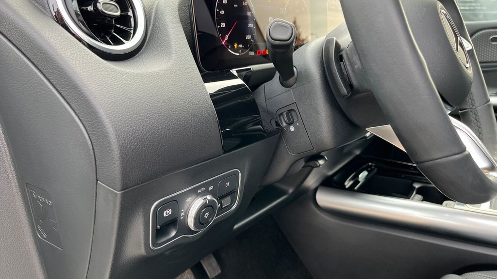 Mercedes-Benz B 200 2024