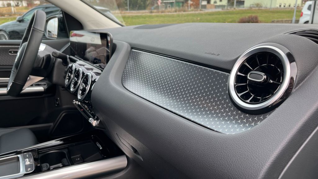 Mercedes-Benz B 200 2024