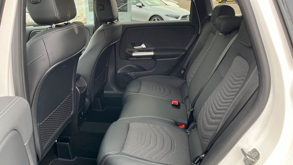 Mercedes-Benz B 200 2024