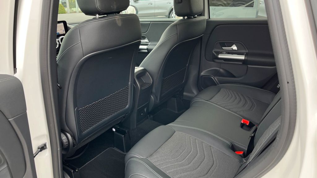 Mercedes-Benz B 200 2024