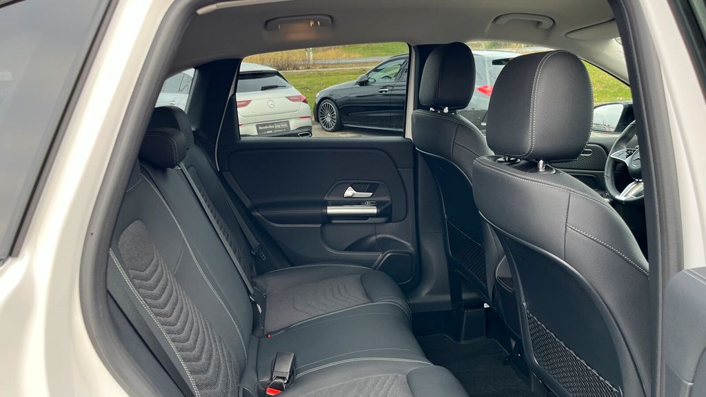 Mercedes-Benz B 200 2024