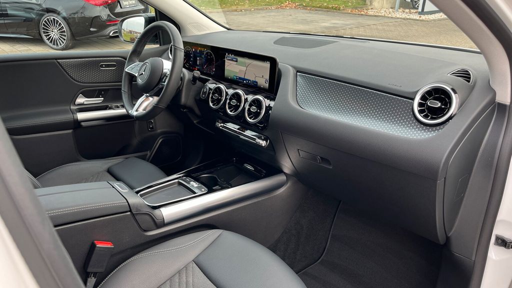 Mercedes-Benz B 200 2024