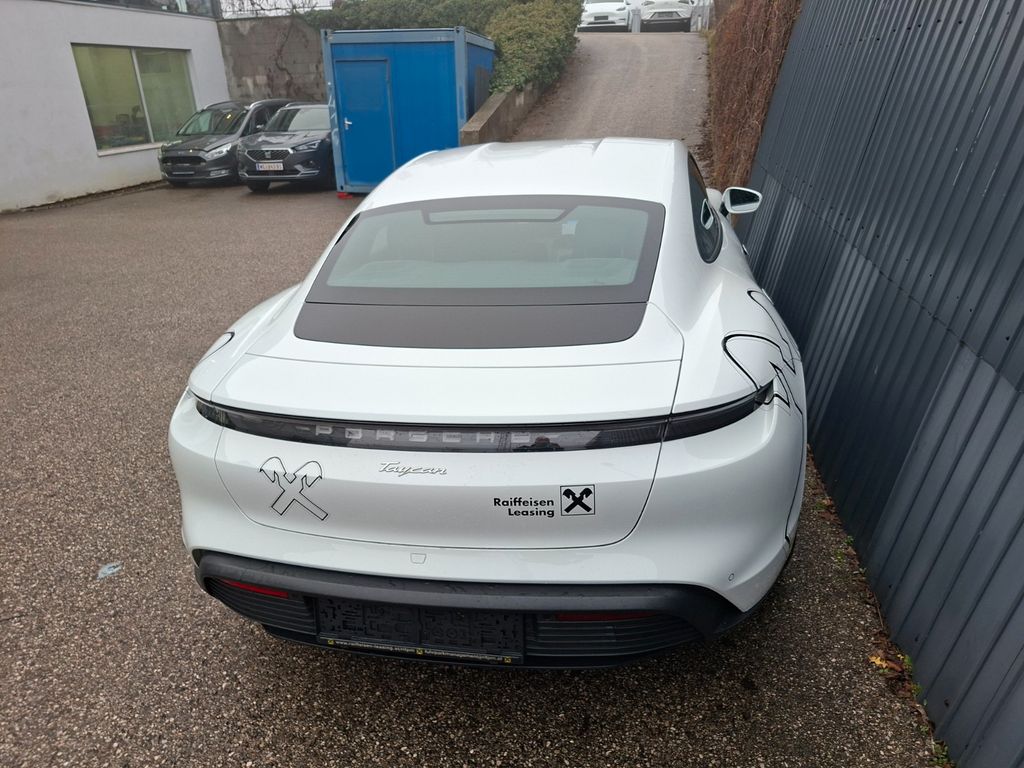 Porsche Taycan 2023