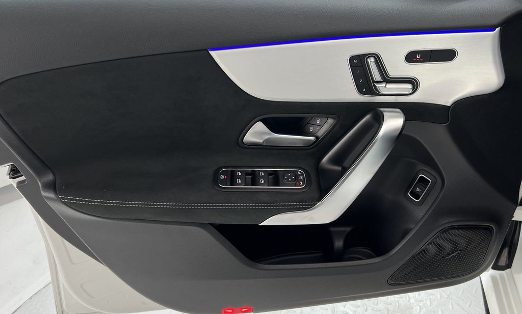 Mercedes-Benz A 200 2025