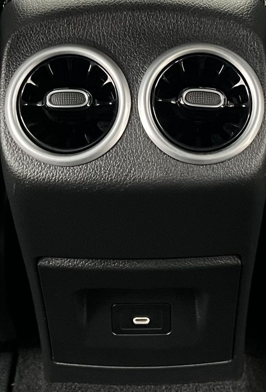 Mercedes-Benz A 200 2025