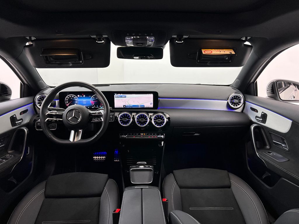 Mercedes-Benz A 200 2025